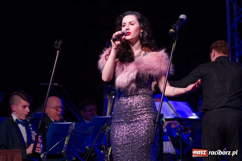 Zdjęcie w galerii na portalu naszraciborz.pl: Pietrowicka gala przedsiębiorczości już po raz trzynasty. Wręczono pięć statuetek wiadomości z regionu