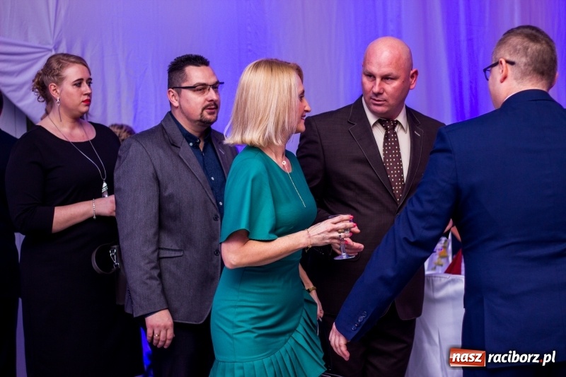Zdjęcie w galerii na portalu naszraciborz.pl: Pietrowicka gala przedsiębiorczości już po raz trzynasty. Wręczono pięć statuetek wiadomości z regionu