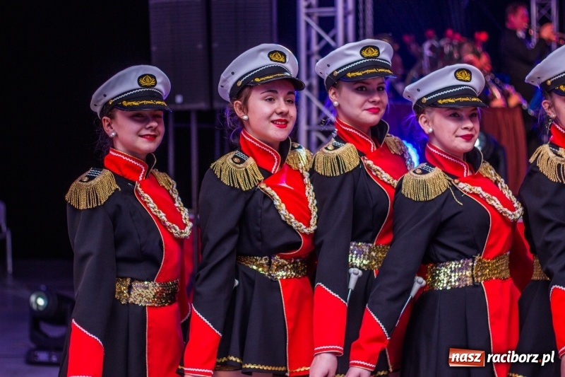 Zdjęcie w galerii na portalu naszraciborz.pl: Pietrowicka gala przedsiębiorczości już po raz trzynasty. Wręczono pięć statuetek wiadomości z regionu