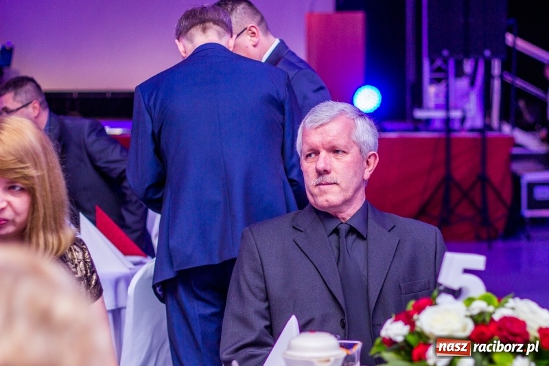 Zdjęcie w galerii na portalu naszraciborz.pl: Pietrowicka gala przedsiębiorczości już po raz trzynasty. Wręczono pięć statuetek wiadomości z regionu