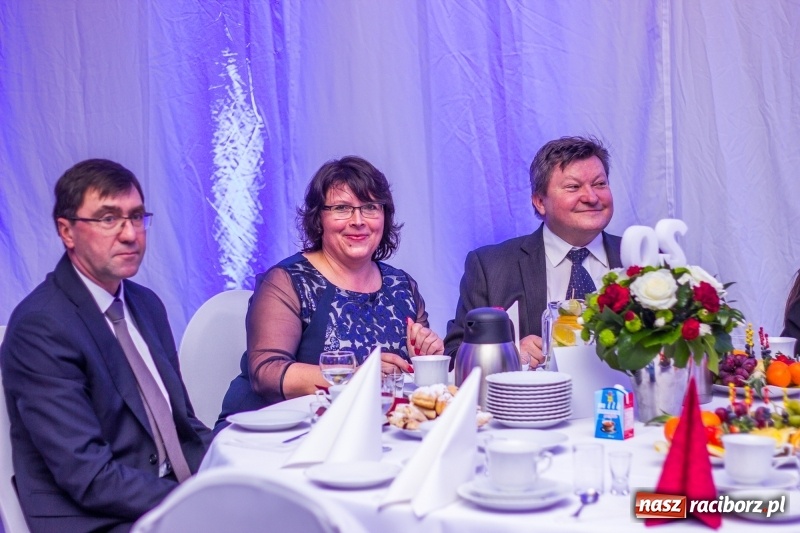 Zdjęcie w galerii na portalu naszraciborz.pl: Pietrowicka gala przedsiębiorczości już po raz trzynasty. Wręczono pięć statuetek wiadomości z regionu