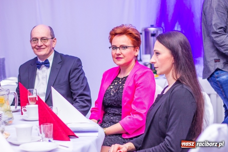 Zdjęcie w galerii na portalu naszraciborz.pl: Pietrowicka gala przedsiębiorczości już po raz trzynasty. Wręczono pięć statuetek wiadomości z regionu