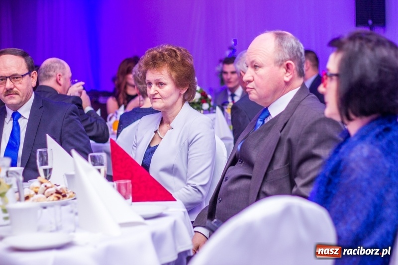 Zdjęcie w galerii na portalu naszraciborz.pl: Pietrowicka gala przedsiębiorczości już po raz trzynasty. Wręczono pięć statuetek wiadomości z regionu