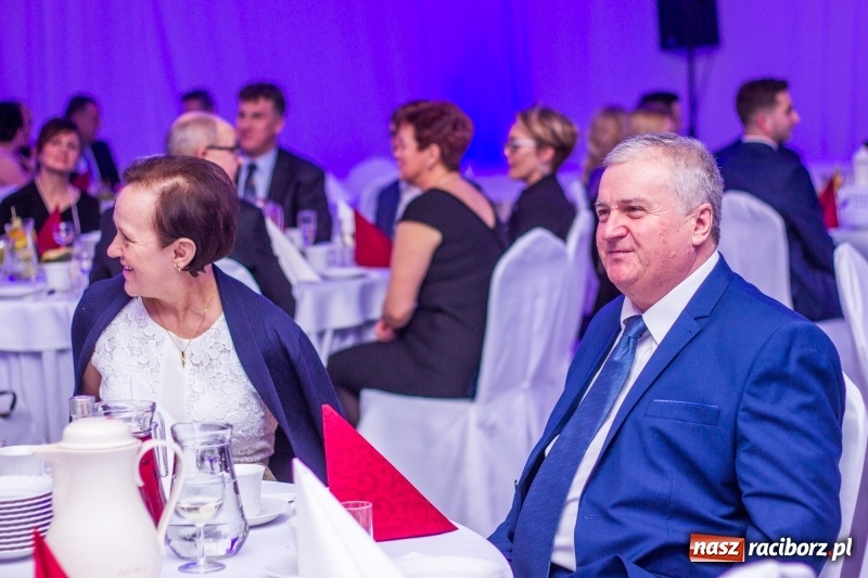 Zdjęcie w galerii na portalu naszraciborz.pl: Pietrowicka gala przedsiębiorczości już po raz trzynasty. Wręczono pięć statuetek wiadomości z regionu