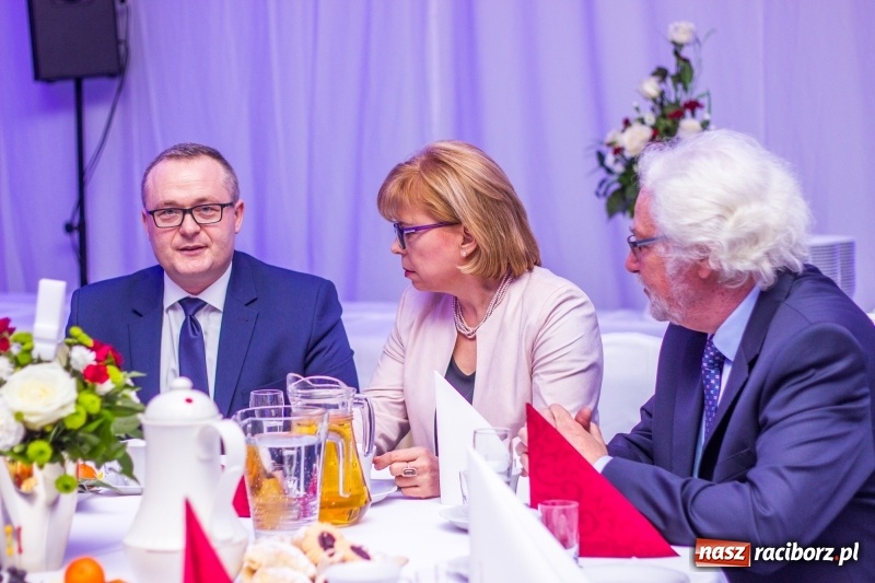 Zdjęcie w galerii na portalu naszraciborz.pl: Pietrowicka gala przedsiębiorczości już po raz trzynasty. Wręczono pięć statuetek wiadomości z regionu