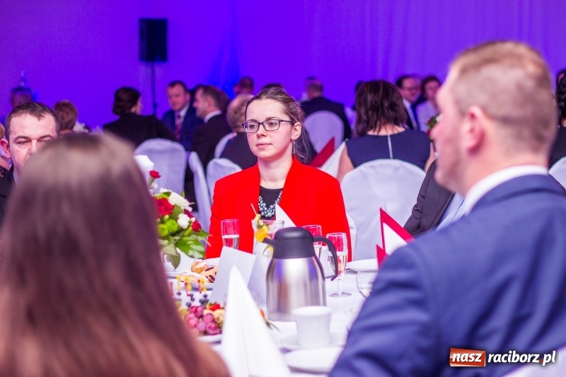 Zdjęcie w galerii na portalu naszraciborz.pl: Pietrowicka gala przedsiębiorczości już po raz trzynasty. Wręczono pięć statuetek wiadomości z regionu