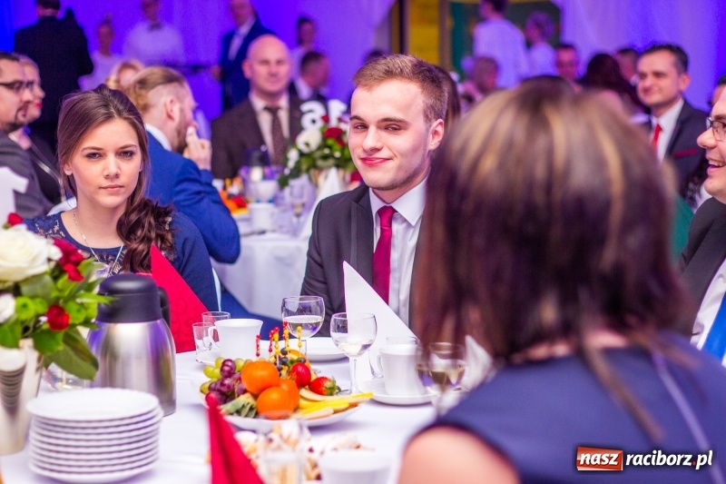 Zdjęcie w galerii na portalu naszraciborz.pl: Pietrowicka gala przedsiębiorczości już po raz trzynasty. Wręczono pięć statuetek wiadomości z regionu