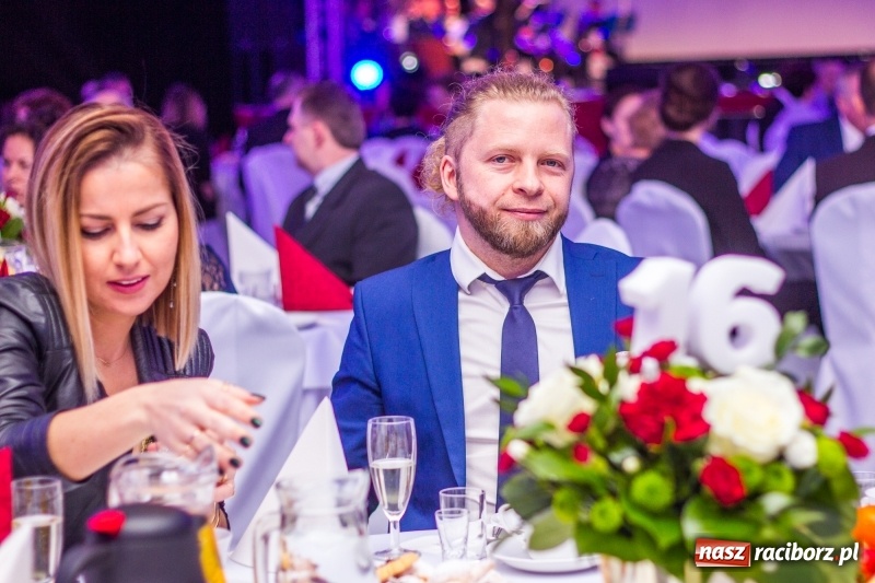 Zdjęcie w galerii na portalu naszraciborz.pl: Pietrowicka gala przedsiębiorczości już po raz trzynasty. Wręczono pięć statuetek wiadomości z regionu