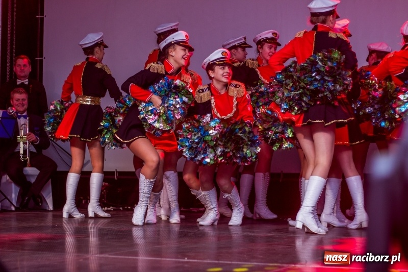 Zdjęcie w galerii na portalu naszraciborz.pl: Pietrowicka gala przedsiębiorczości już po raz trzynasty. Wręczono pięć statuetek wiadomości z regionu