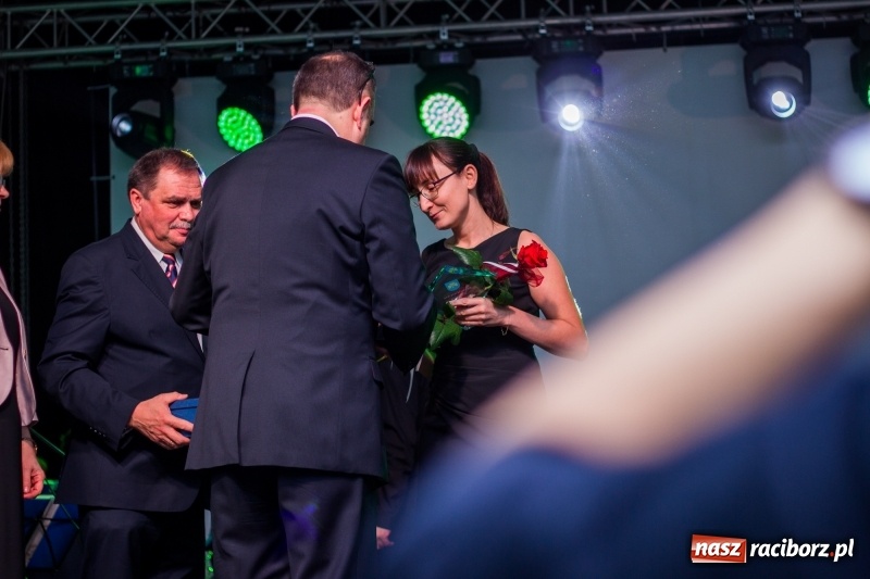 Zdjęcie w galerii na portalu naszraciborz.pl: Pietrowicka gala przedsiębiorczości już po raz trzynasty. Wręczono pięć statuetek wiadomości z regionu