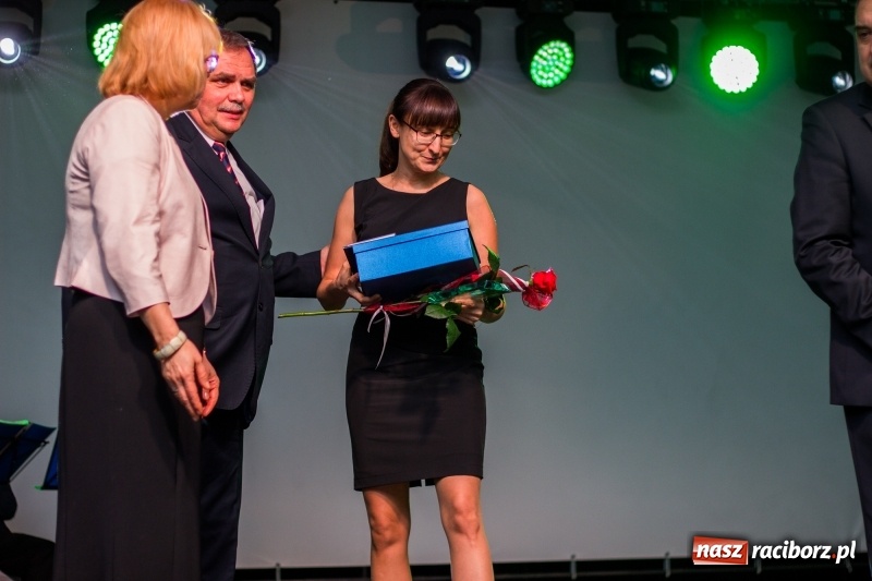 Zdjęcie w galerii na portalu naszraciborz.pl: Pietrowicka gala przedsiębiorczości już po raz trzynasty. Wręczono pięć statuetek wiadomości z regionu