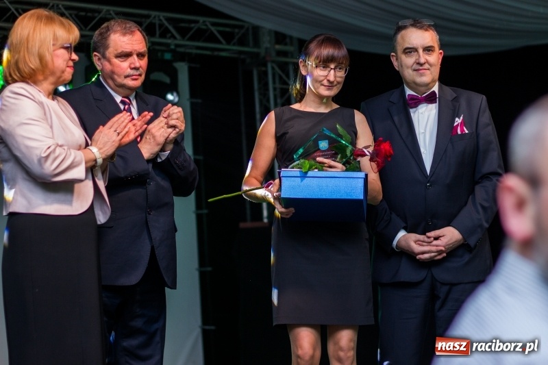 Zdjęcie w galerii na portalu naszraciborz.pl: Pietrowicka gala przedsiębiorczości już po raz trzynasty. Wręczono pięć statuetek wiadomości z regionu