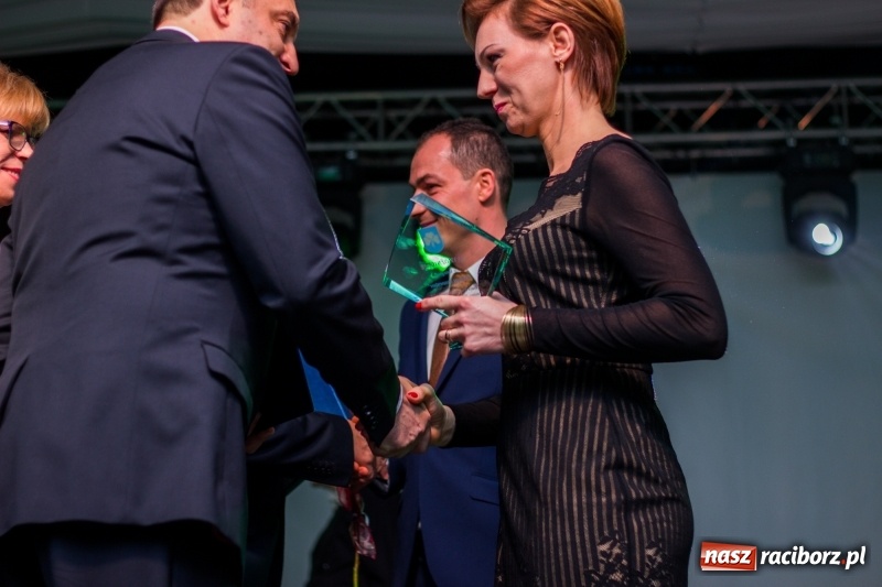 Zdjęcie w galerii na portalu naszraciborz.pl: Pietrowicka gala przedsiębiorczości już po raz trzynasty. Wręczono pięć statuetek wiadomości z regionu