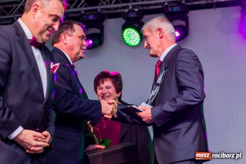 Zdjęcie w galerii na portalu naszraciborz.pl: Pietrowicka gala przedsiębiorczości już po raz trzynasty. Wręczono pięć statuetek wiadomości z regionu