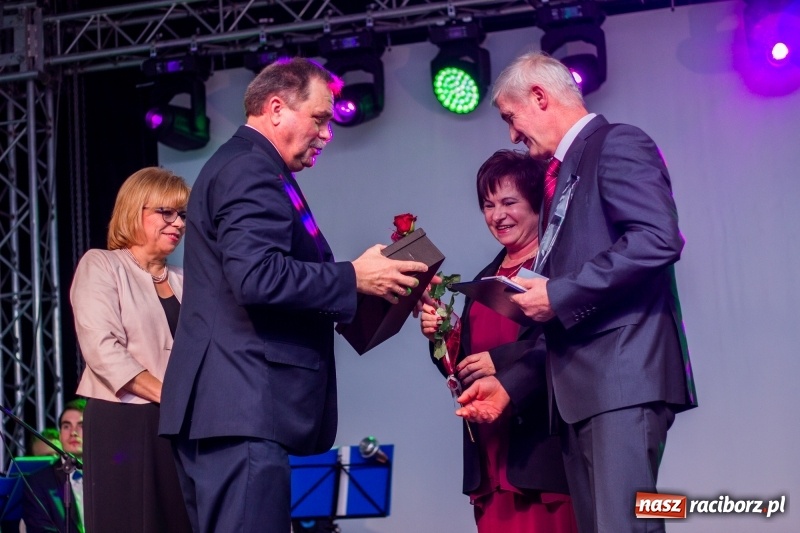 Zdjęcie w galerii na portalu naszraciborz.pl: Pietrowicka gala przedsiębiorczości już po raz trzynasty. Wręczono pięć statuetek wiadomości z regionu