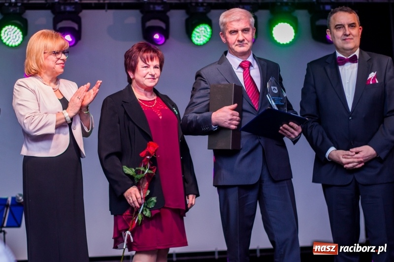 Zdjęcie w galerii na portalu naszraciborz.pl: Pietrowicka gala przedsiębiorczości już po raz trzynasty. Wręczono pięć statuetek wiadomości z regionu