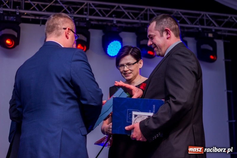 Zdjęcie w galerii na portalu naszraciborz.pl: Pietrowicka gala przedsiębiorczości już po raz trzynasty. Wręczono pięć statuetek wiadomości z regionu