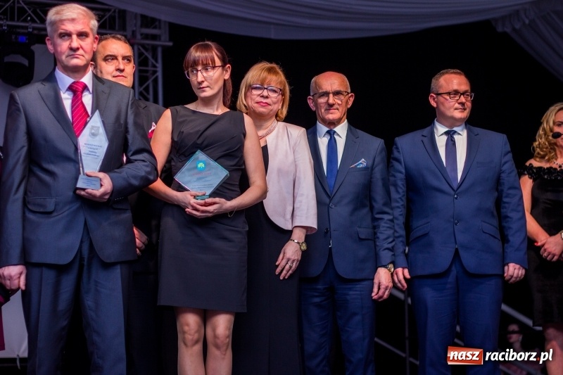 Zdjęcie w galerii na portalu naszraciborz.pl: Pietrowicka gala przedsiębiorczości już po raz trzynasty. Wręczono pięć statuetek wiadomości z regionu