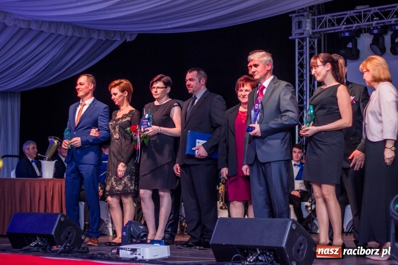 Zdjęcie w galerii na portalu naszraciborz.pl: Pietrowicka gala przedsiębiorczości już po raz trzynasty. Wręczono pięć statuetek wiadomości z regionu