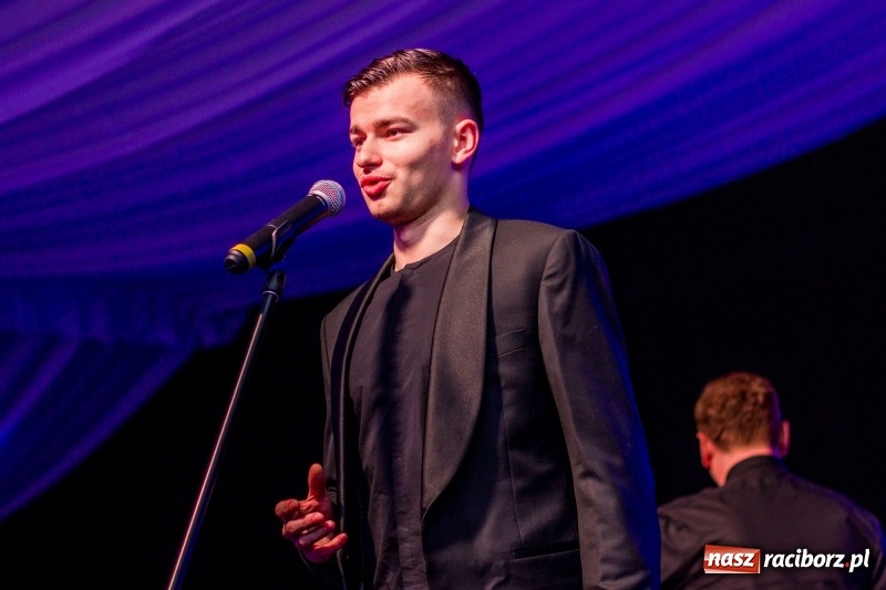 Zdjęcie w galerii na portalu naszraciborz.pl: Pietrowicka gala przedsiębiorczości już po raz trzynasty. Wręczono pięć statuetek wiadomości z regionu