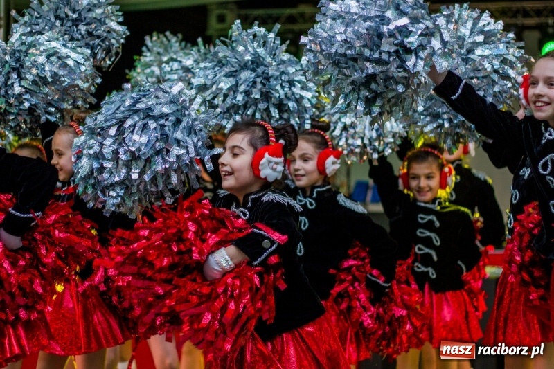 Zdjęcie w galerii na portalu naszraciborz.pl: Pietrowicka gala przedsiębiorczości już po raz trzynasty. Wręczono pięć statuetek wiadomości z regionu