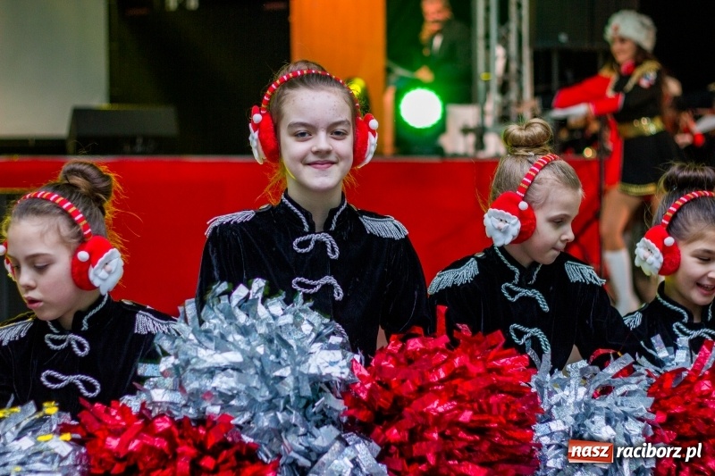 Zdjęcie w galerii na portalu naszraciborz.pl: Pietrowicka gala przedsiębiorczości już po raz trzynasty. Wręczono pięć statuetek wiadomości z regionu