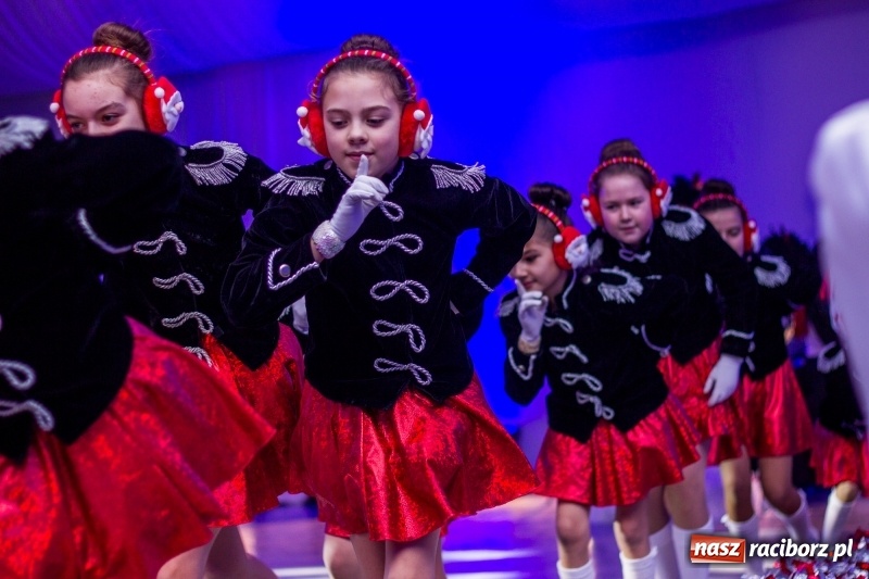 Zdjęcie w galerii na portalu naszraciborz.pl: Pietrowicka gala przedsiębiorczości już po raz trzynasty. Wręczono pięć statuetek wiadomości z regionu