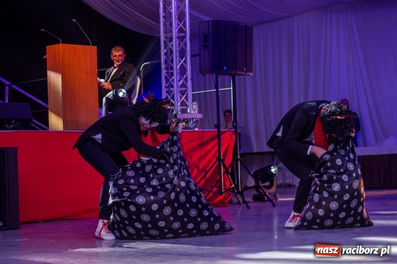 Zdjęcie w galerii na portalu naszraciborz.pl: Pietrowicka gala przedsiębiorczości już po raz trzynasty. Wręczono pięć statuetek wiadomości z regionu