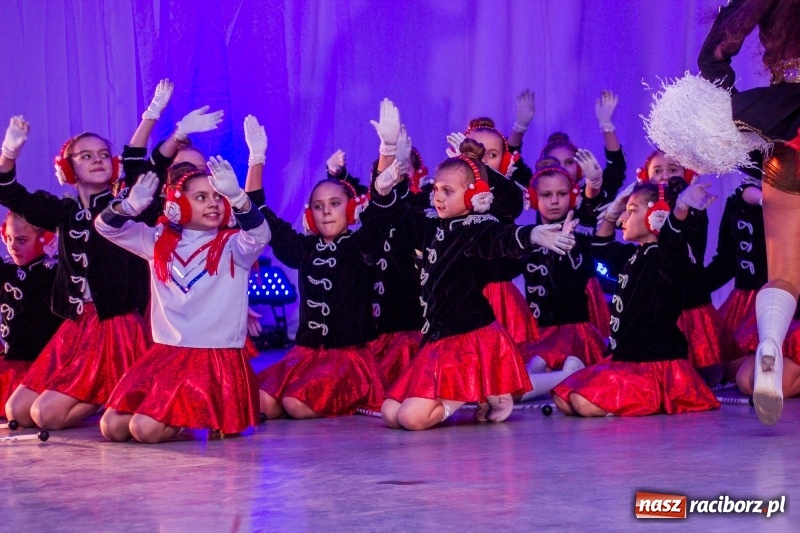 Zdjęcie w galerii na portalu naszraciborz.pl: Pietrowicka gala przedsiębiorczości już po raz trzynasty. Wręczono pięć statuetek wiadomości z regionu