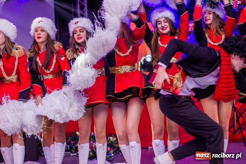 Zdjęcie w galerii na portalu naszraciborz.pl: Pietrowicka gala przedsiębiorczości już po raz trzynasty. Wręczono pięć statuetek wiadomości z regionu