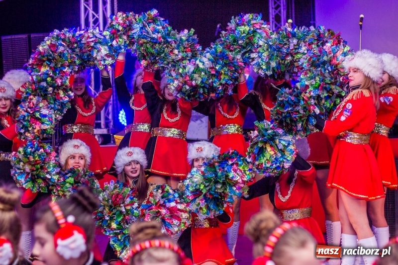 Zdjęcie w galerii na portalu naszraciborz.pl: Pietrowicka gala przedsiębiorczości już po raz trzynasty. Wręczono pięć statuetek wiadomości z regionu