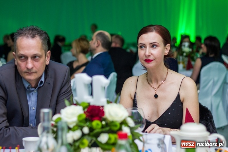 Zdjęcie w galerii na portalu naszraciborz.pl: Pietrowicka gala przedsiębiorczości już po raz trzynasty. Wręczono pięć statuetek wiadomości z regionu