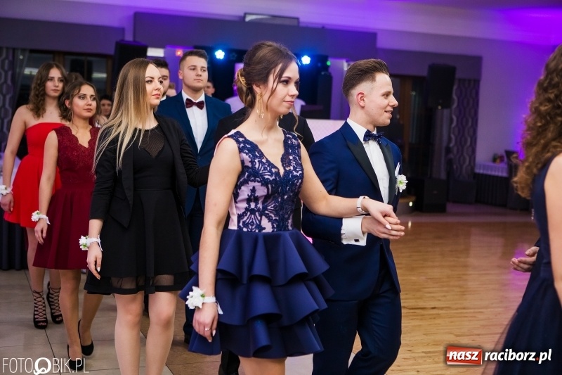 Zdjęcie w galerii na portalu naszraciborz.pl: Maturzyści Budowlanki bawią się w Bravo  wiadomości z regionu