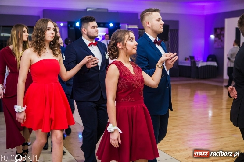 Zdjęcie w galerii na portalu naszraciborz.pl: Maturzyści Budowlanki bawią się w Bravo  wiadomości z regionu