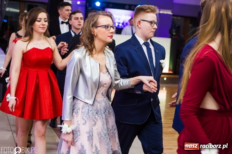 Zdjęcie w galerii na portalu naszraciborz.pl: Maturzyści Budowlanki bawią się w Bravo  wiadomości z regionu