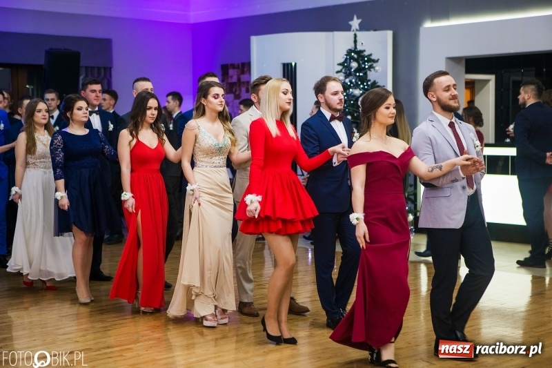 Zdjęcie w galerii na portalu naszraciborz.pl: Maturzyści Budowlanki bawią się w Bravo  wiadomości z regionu