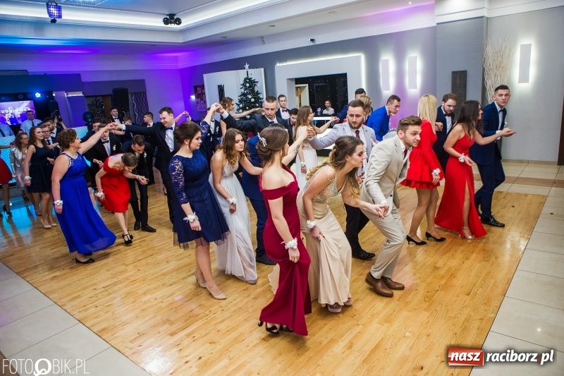 Zdjęcie w galerii na portalu naszraciborz.pl: Maturzyści Budowlanki bawią się w Bravo  wiadomości z regionu