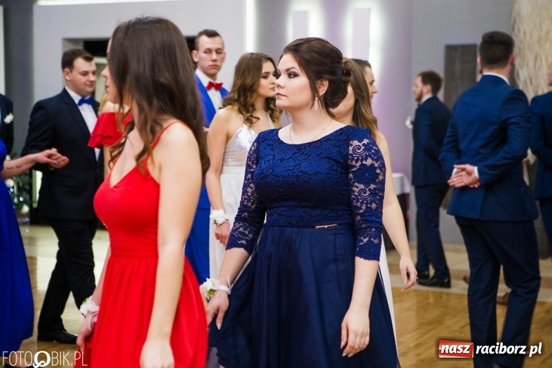 Zdjęcie w galerii na portalu naszraciborz.pl: Maturzyści Budowlanki bawią się w Bravo  wiadomości z regionu