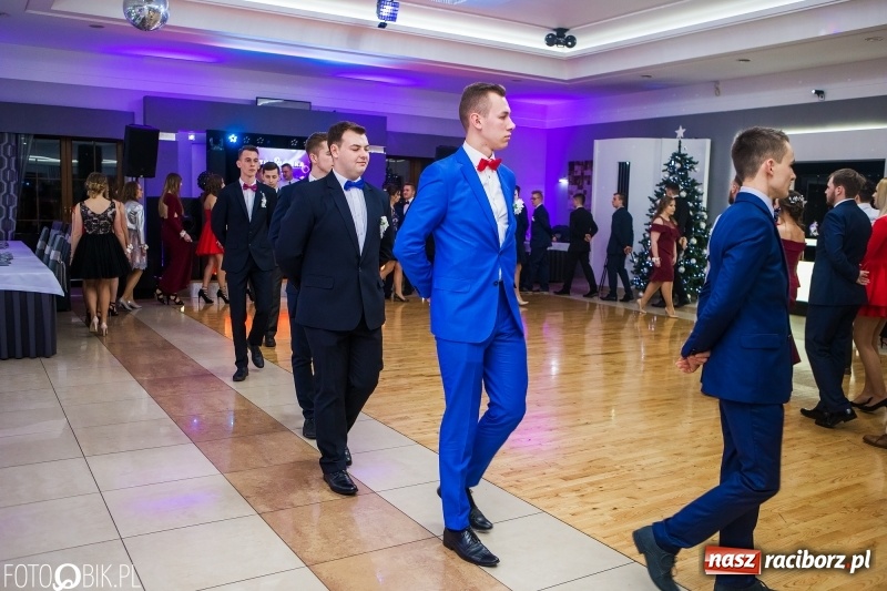 Zdjęcie w galerii na portalu naszraciborz.pl: Maturzyści Budowlanki bawią się w Bravo  wiadomości z regionu