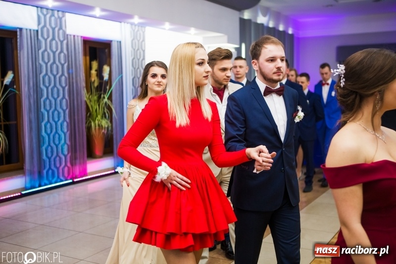 Zdjęcie w galerii na portalu naszraciborz.pl: Maturzyści Budowlanki bawią się w Bravo  wiadomości z regionu