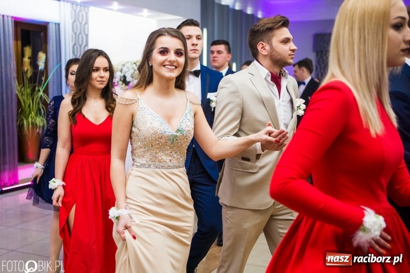 Zdjęcie w galerii na portalu naszraciborz.pl: Maturzyści Budowlanki bawią się w Bravo  wiadomości z regionu