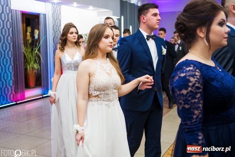 Zdjęcie w galerii na portalu naszraciborz.pl: Maturzyści Budowlanki bawią się w Bravo  wiadomości z regionu