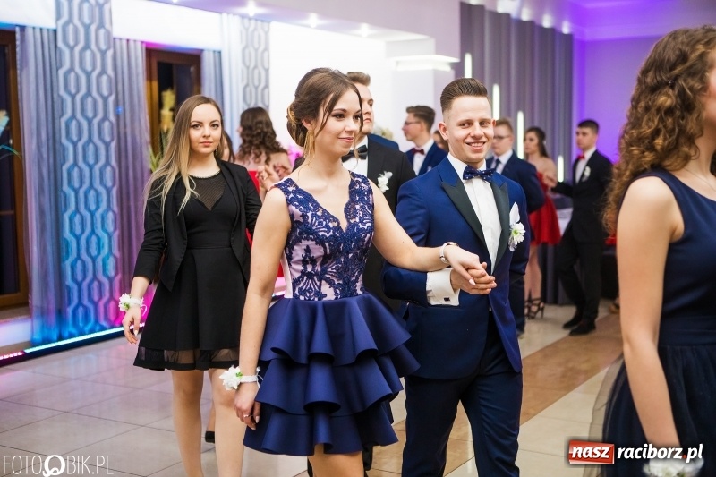 Zdjęcie w galerii na portalu naszraciborz.pl: Maturzyści Budowlanki bawią się w Bravo  wiadomości z regionu