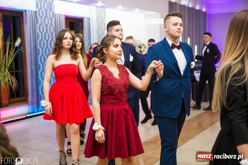 Zdjęcie w galerii na portalu naszraciborz.pl: Maturzyści Budowlanki bawią się w Bravo  wiadomości z regionu