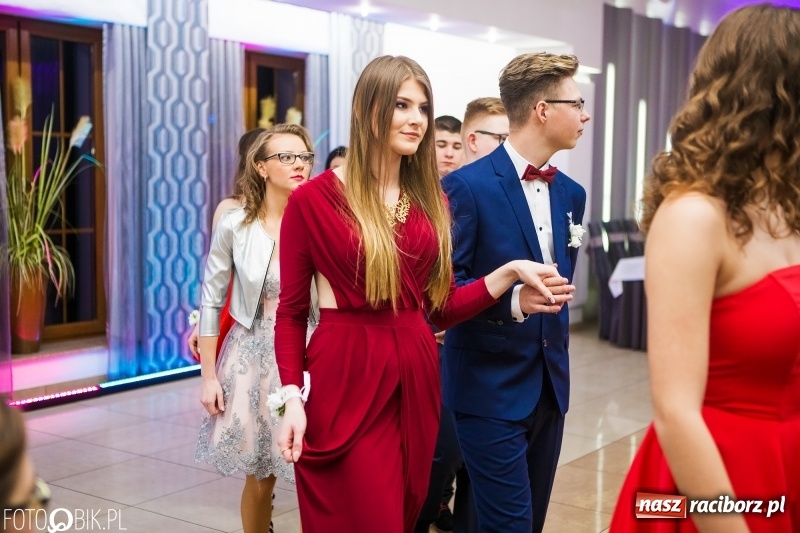 Zdjęcie w galerii na portalu naszraciborz.pl: Maturzyści Budowlanki bawią się w Bravo  wiadomości z regionu