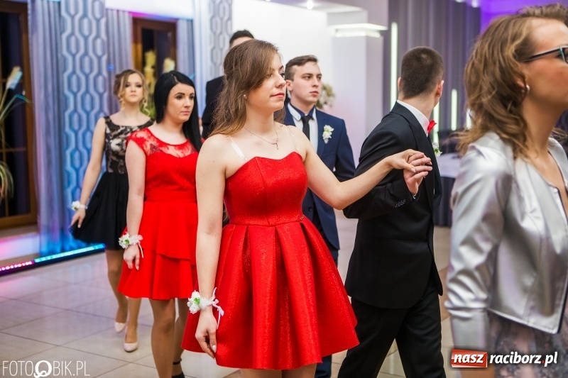 Zdjęcie w galerii na portalu naszraciborz.pl: Maturzyści Budowlanki bawią się w Bravo  wiadomości z regionu