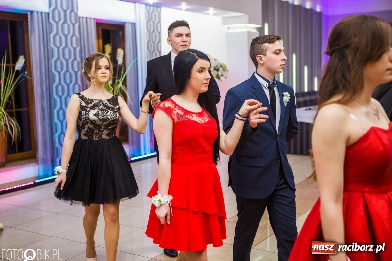 Zdjęcie w galerii na portalu naszraciborz.pl: Maturzyści Budowlanki bawią się w Bravo  wiadomości z regionu