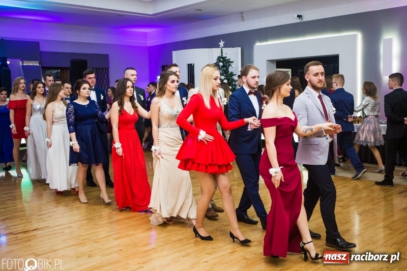 Zdjęcie w galerii na portalu naszraciborz.pl: Maturzyści Budowlanki bawią się w Bravo  wiadomości z regionu