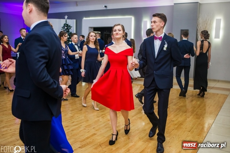 Zdjęcie w galerii na portalu naszraciborz.pl: Maturzyści Budowlanki bawią się w Bravo  wiadomości z regionu