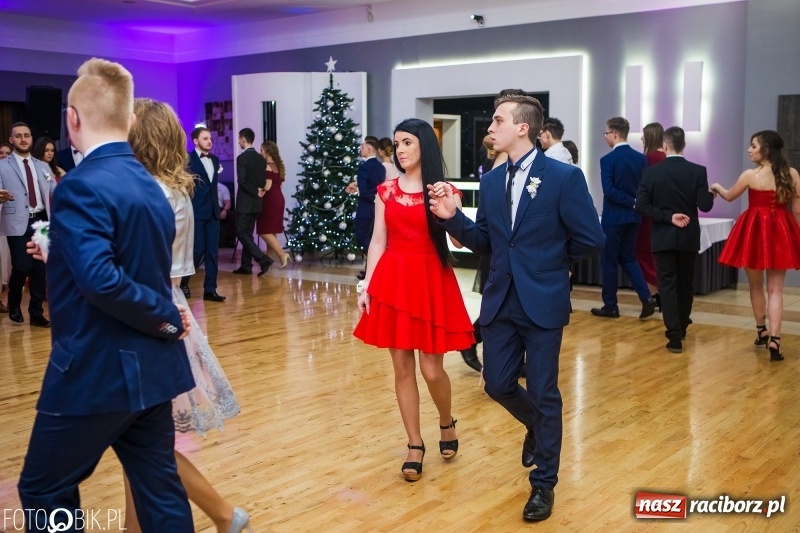 Zdjęcie w galerii na portalu naszraciborz.pl: Maturzyści Budowlanki bawią się w Bravo  wiadomości z regionu